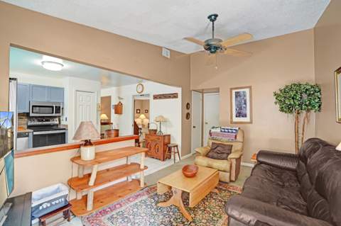 1065 Raintree Lane, Palm Beach Gardens FL - photo 19 of 29
