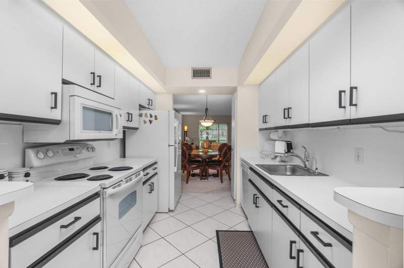 2 bedroom Condominium at 1503 Cayman Way #B1, Cayman Village C Condo, Coconut Creek — photo 5