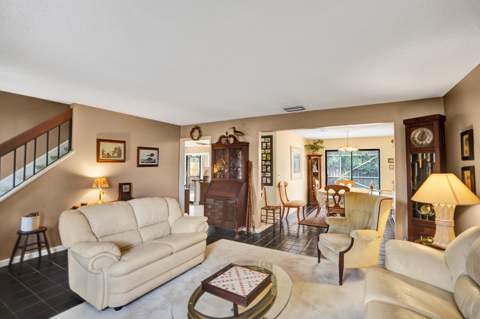 1065 Raintree Lane, Palm Beach Gardens FL - photo 13 of 29