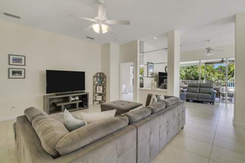 7508 SE Autumn Lane, Hobe Sound FL - photo 11 of 54
