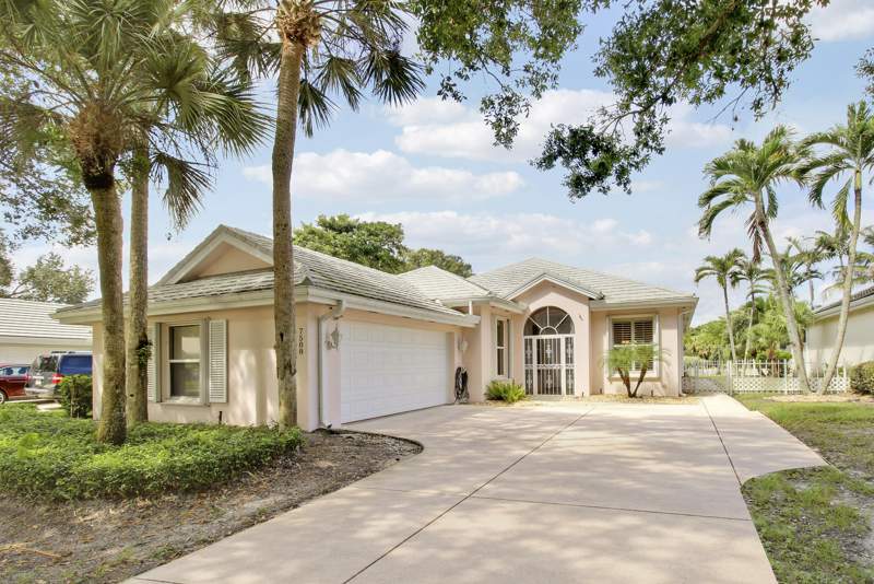 3 bedroom Single Family Residence at 7508 SE Autumn Lane, Preserve, Hobe Sound — photo 2