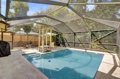 1065 Raintree Lane, Palm Beach Gardens FL - photo 6 of 29