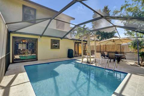 1065 Raintree Lane, Palm Beach Gardens FL - photo 21 of 29