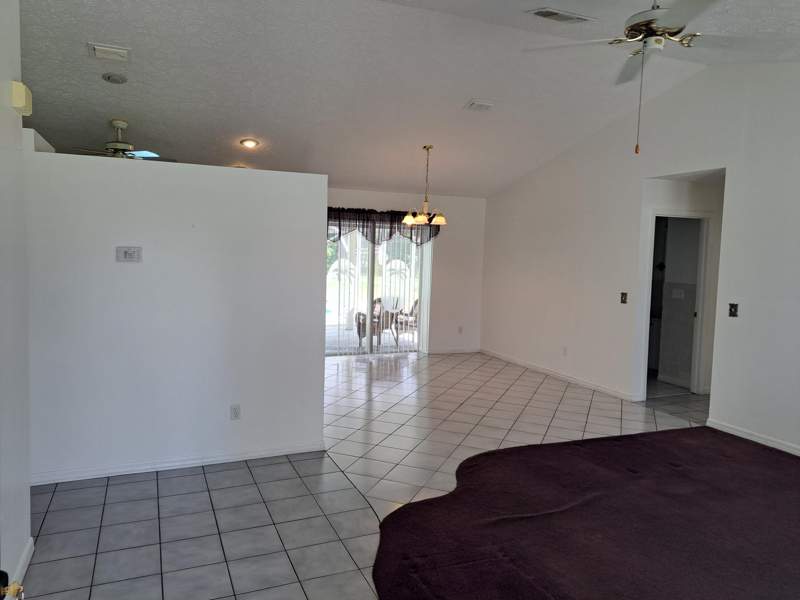3 bedroom Single Family Residence at 3761 SW Jack Street, Port St Lucie Section 21, Port St. Lucie — photo 2