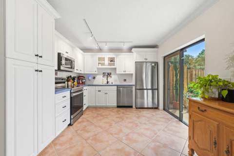 1928 19th Lane, Palm Beach Gardens FL - photo 10 of 44