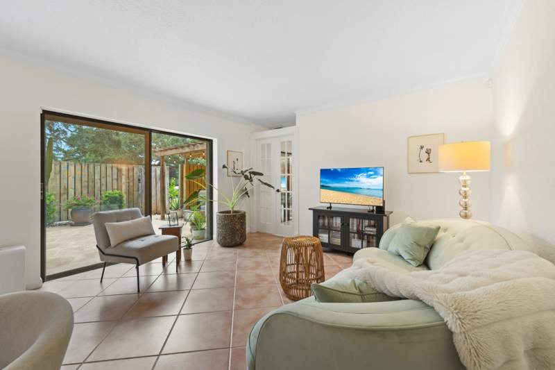 3 bedroom Townhouse at 1928 19th Lane, Garden Lakes And Garden Square Shops, Palm Beach Gardens — photo 5