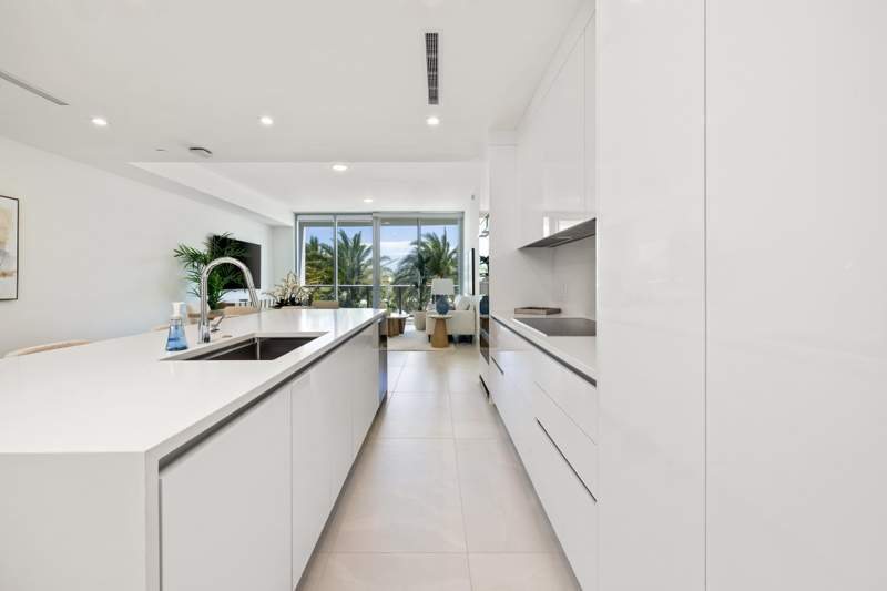 3 bedroom Condominium at 220 Lake Shore Drive #704, Nautilus 220 Condo, Lake Park — photo 4