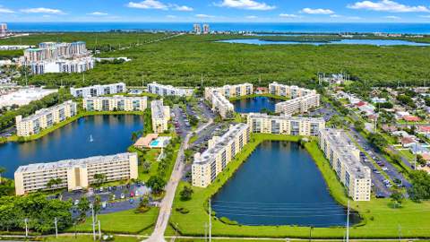 321 SE 3rd Street #302, Dania Beach FL - photo 15 of 20