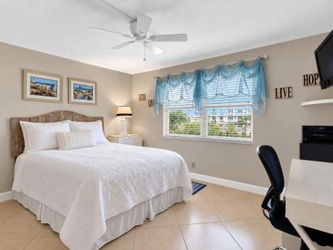 321 SE 3rd Street #302, Dania Beach FL - photo 9 of 20