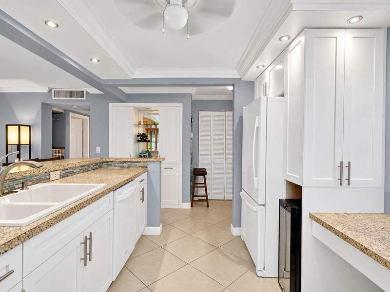 2 bedroom Condominium at 321 SE 3rd Street #302, Meadowbrook Lakes View, Dania Beach — photo 5