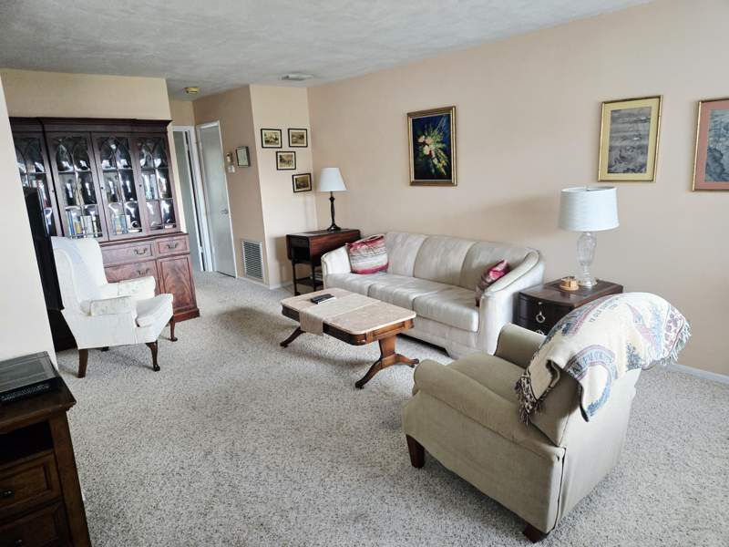 1 bedroom Condominium at 1225 NW 21st Street #2010, Vista Del Lago Condo, Stuart — photo 2