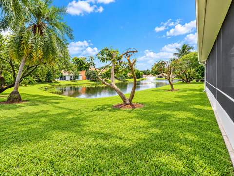 1045 Aspri Way, Riviera Beach FL - photo 24 of 35