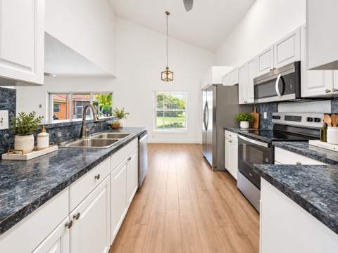 1045 Aspri Way, Riviera Beach FL - photo 7 of 35
