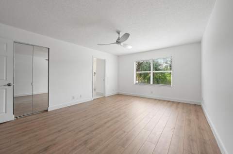 1045 Aspri Way, Riviera Beach FL - photo 14 of 35