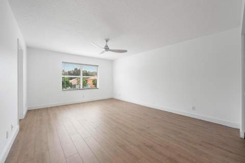 1045 Aspri Way, Riviera Beach FL - photo 12 of 35