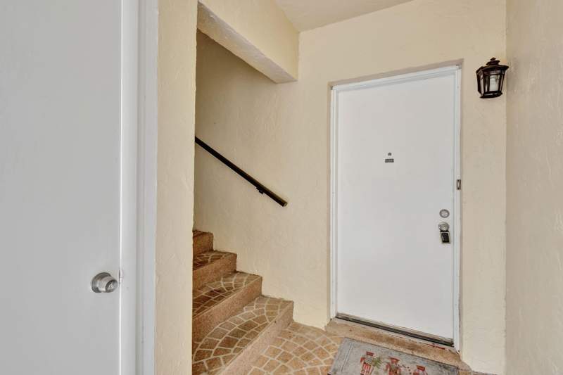2 bedroom Condominium at 2050 Oleander Avenue #2-106, Island House Condominium Phase I, Fort Pierce — photo 4