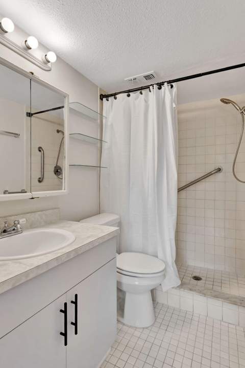 2050 Oleander Avenue #2-106, Fort Pierce FL - photo 18 of 35