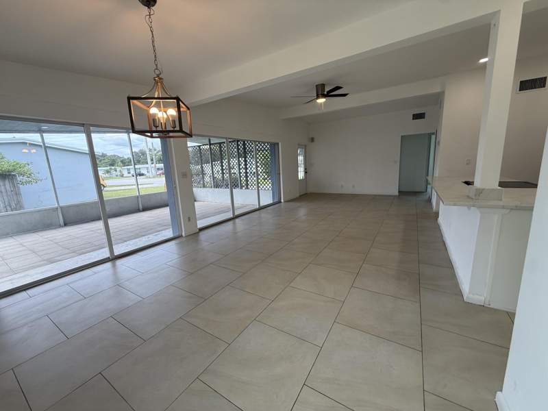 3 bedroom Single Family Residence at 168 SE Prima Vista Boulevard, River Park Unit 5, Port St. Lucie — photo 2