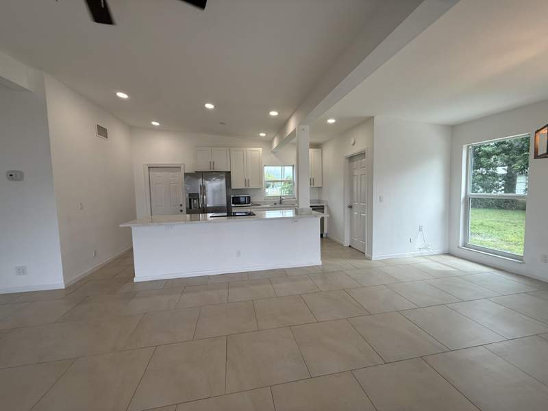 3 bedroom Single Family Residence at 168 SE Prima Vista Boulevard, River Park Unit 5, Port St. Lucie — photo 4