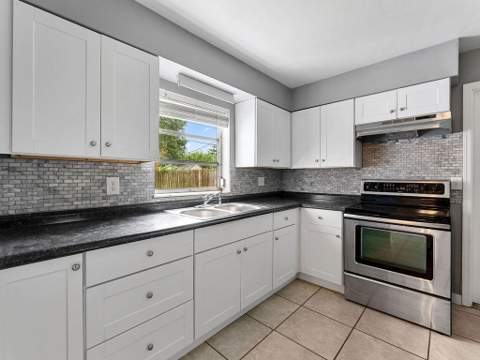 306 Riomar Drive, Port St. Lucie FL - photo 19 of 43