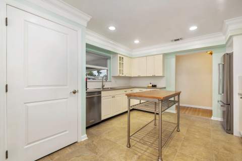 2607 Colgate Lane, Lake Worth Beach FL - photo 8 of 37