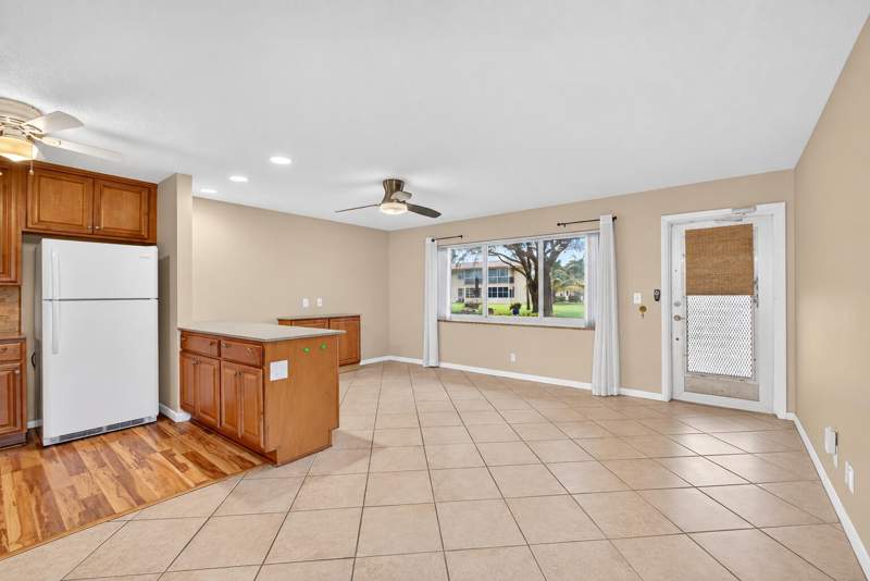 1 bedroom Condominium at 221 Coventry J, Coventry Condo, West Palm Beach — photo 4