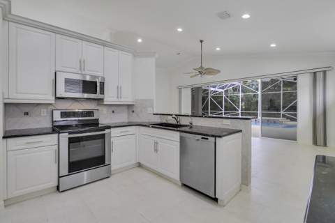 6815 SE Twin Oaks Circle, Stuart FL - photo 15 of 38