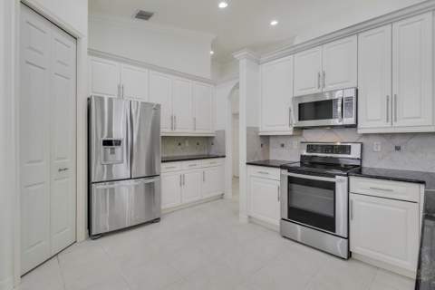 6815 SE Twin Oaks Circle, Stuart FL - photo 17 of 38