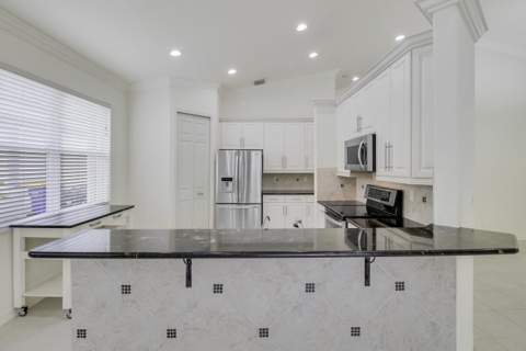 6815 SE Twin Oaks Circle, Stuart FL - photo 18 of 38