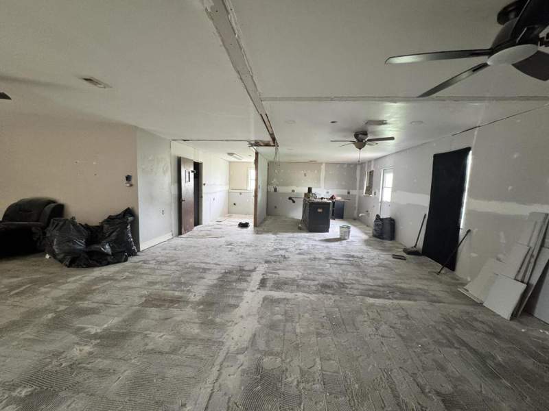 3 bedroom Single Family Residence at 2402 SE Stonecrop Street, Port St Lucie Section 18, Port St. Lucie — photo 3