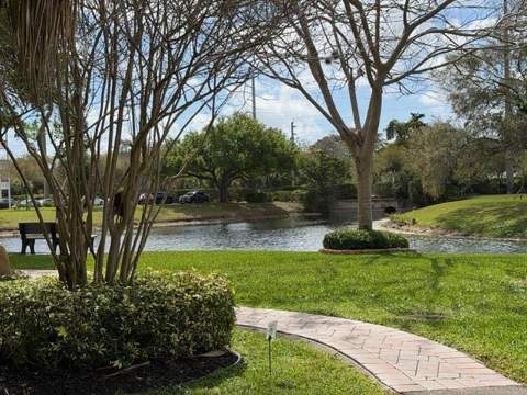 1083 Oakridge U, Deerfield Beach FL - photo 8 of 8