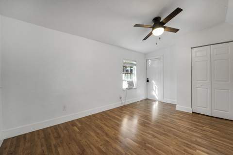 130 Plum Tree Drive, Lake Worth FL - photo 15 of 24