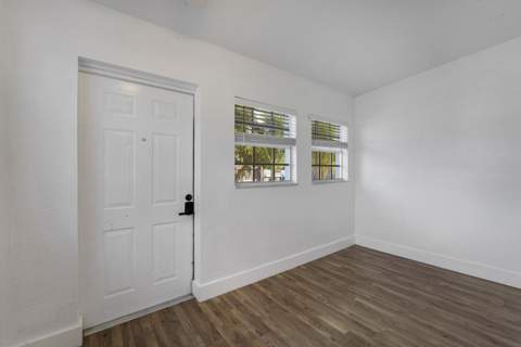 130 Plum Tree Drive, Lake Worth FL - photo 10 of 24