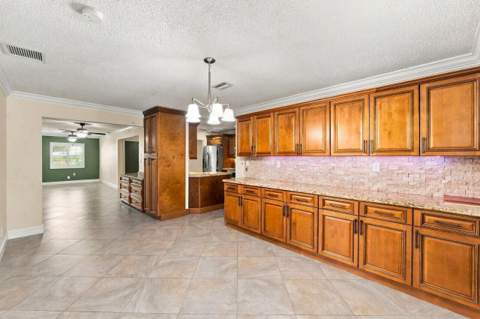 1707 SW 18th Street, Boynton Beach FL - photo 10 of 43