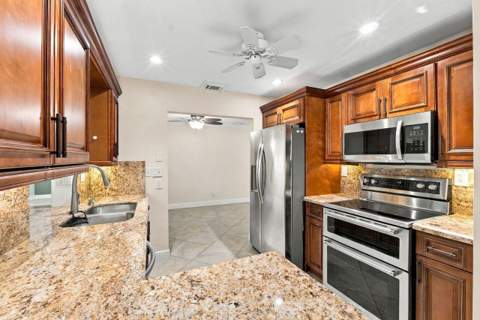 1707 SW 18th Street, Boynton Beach FL - photo 7 of 43