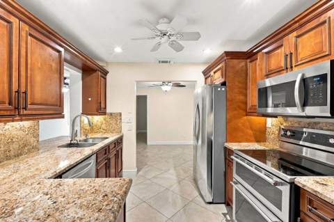 1707 SW 18th Street, Boynton Beach FL - photo 8 of 43