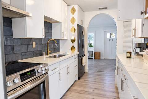 2574 NE 14th Terrace, Pompano Beach FL - photo 6 of 17