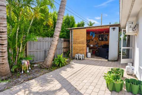 2574 NE 14th Terrace, Pompano Beach FL - photo 15 of 17
