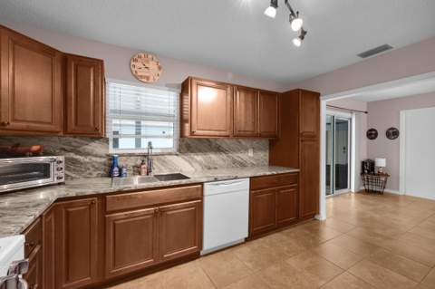 2849 SE Nance Street, Port St. Lucie FL - photo 15 of 59