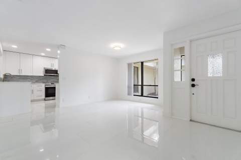 15 Tournament Boulevard, Palm Beach Gardens FL - photo 14 of 57