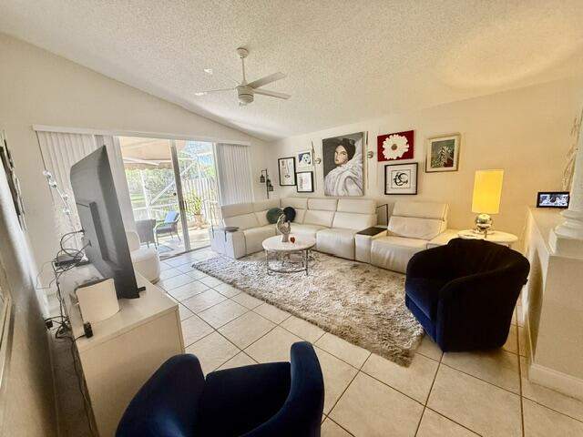 3 bedroom Single Family Residence at 10320 NW 11th Street, Bridgewater At Plantation, Plantation — photo 4