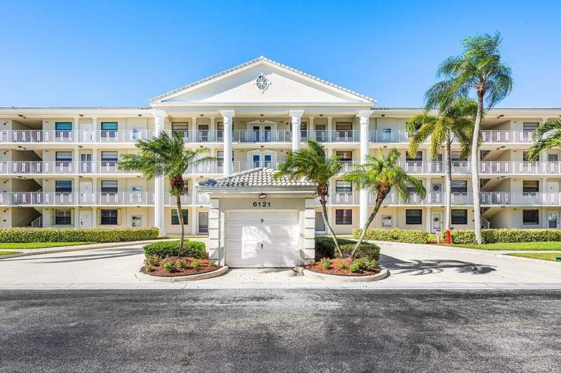 2 bedroom Condominium at 6121 Balboa Circle #103, Whitehall Condo At Camino Real, Boca Raton — photo 2