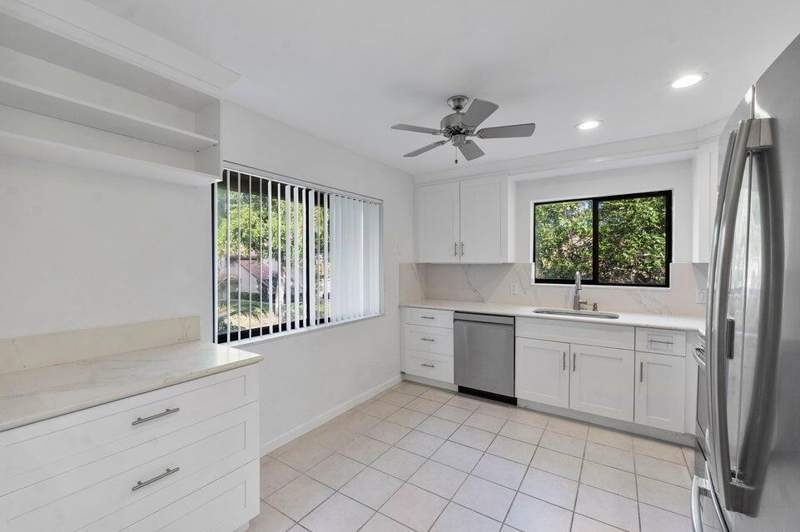 3 bedroom Townhouse at 5720 Coach House Circle #E, Coach Houses Of Town Place Condo, Boca Raton — photo 4
