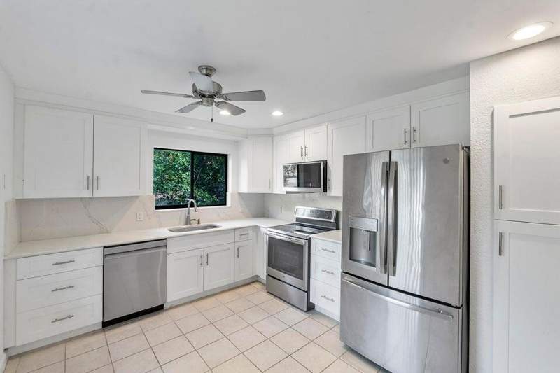 3 bedroom Townhouse at 5720 Coach House Circle #E, Coach Houses Of Town Place Condo, Boca Raton — photo 3