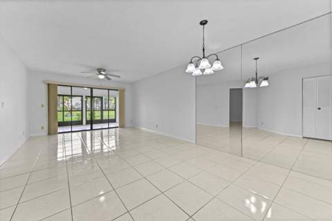 3385 Lucerne Park Drive, Greenacres FL - photo 8 of 28