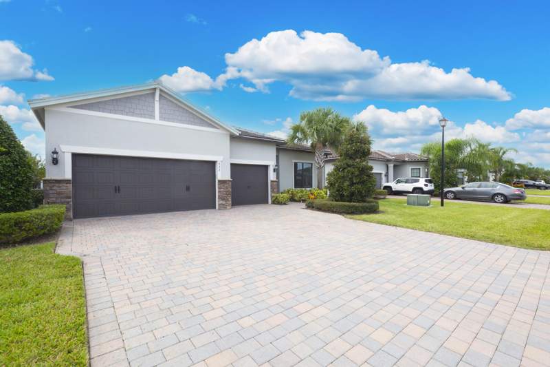 4 bedroom Single Family Residence at 652 SE Boboli Way, Veranda Gardens East Phase 4, Port St. Lucie — photo 4