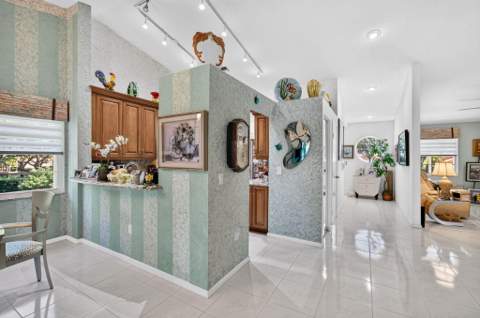 9865 Seacrest Circle #202, Boynton Beach FL - photo 15 of 50