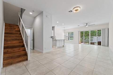 4920 Pointe Midtown Way, Palm Beach Gardens FL - photo 9 of 24