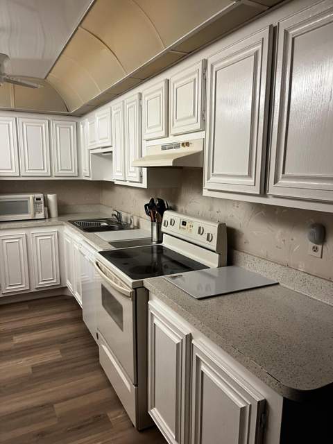 1428 SE 4th Avenue #107, Deerfield Beach FL - photo 19 of 43