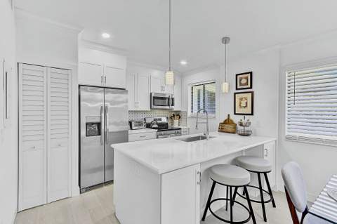 106 Club Drive, Palm Beach Gardens FL - photo 7 of 22